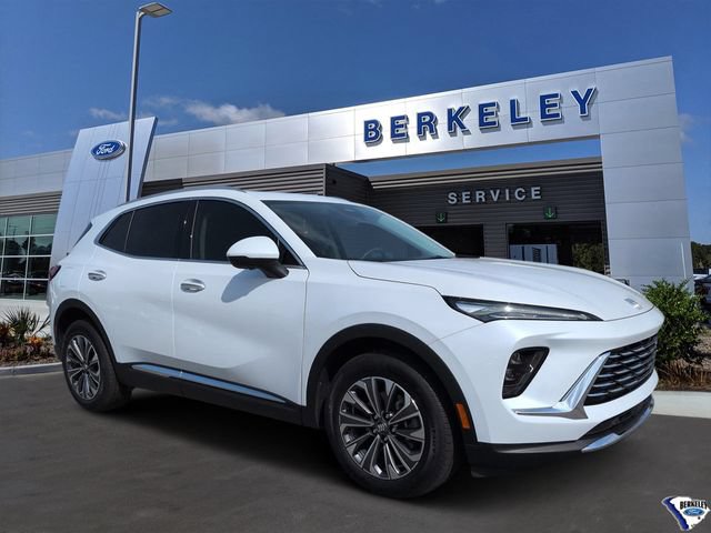 Used 2025 Buick Envision Preferred AWD/4WD image 1