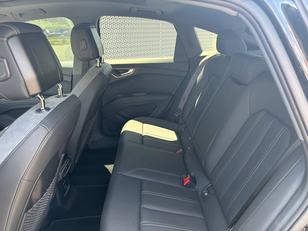 Used 2025 Audi Q4 e-tron Premium w/ Convenience Package AWD/4WD image 8