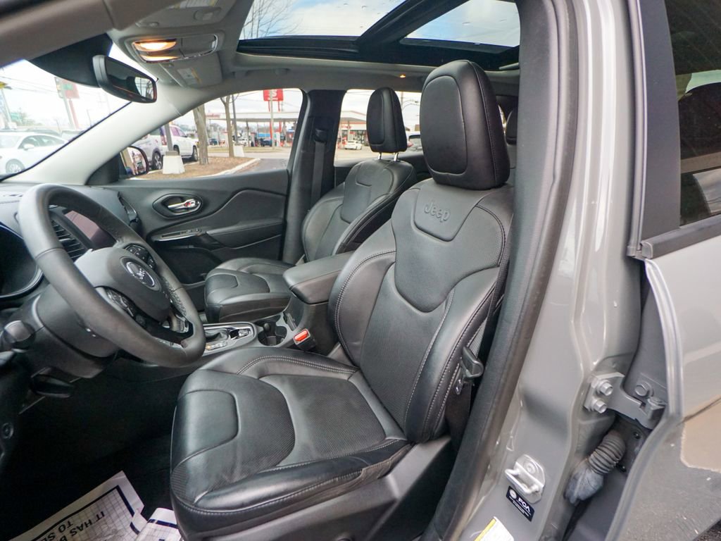 Used 2023 Jeep Cherokee Altitude Lux w/ Lux Elite Package image 21