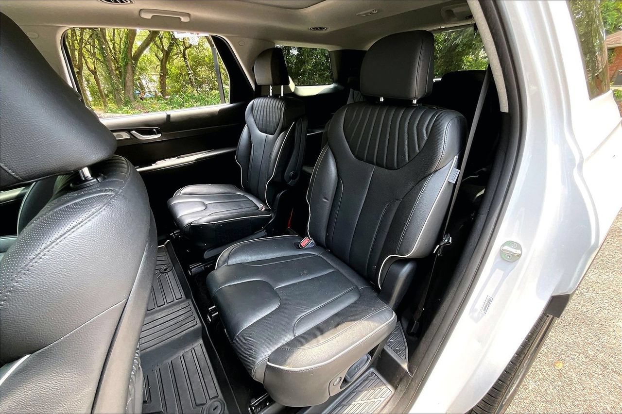 Used 2024 Hyundai Palisade Limited FWD image 19