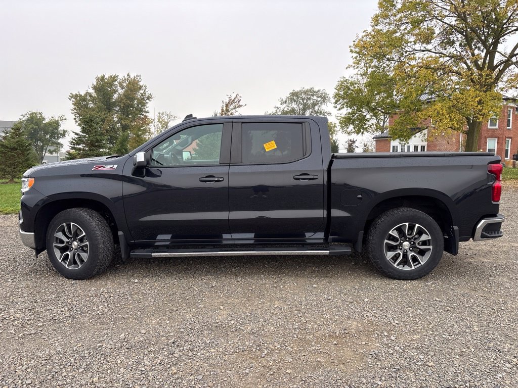 Used 2023 Chevrolet Silverado 1500 LT AWD/4WD image 8