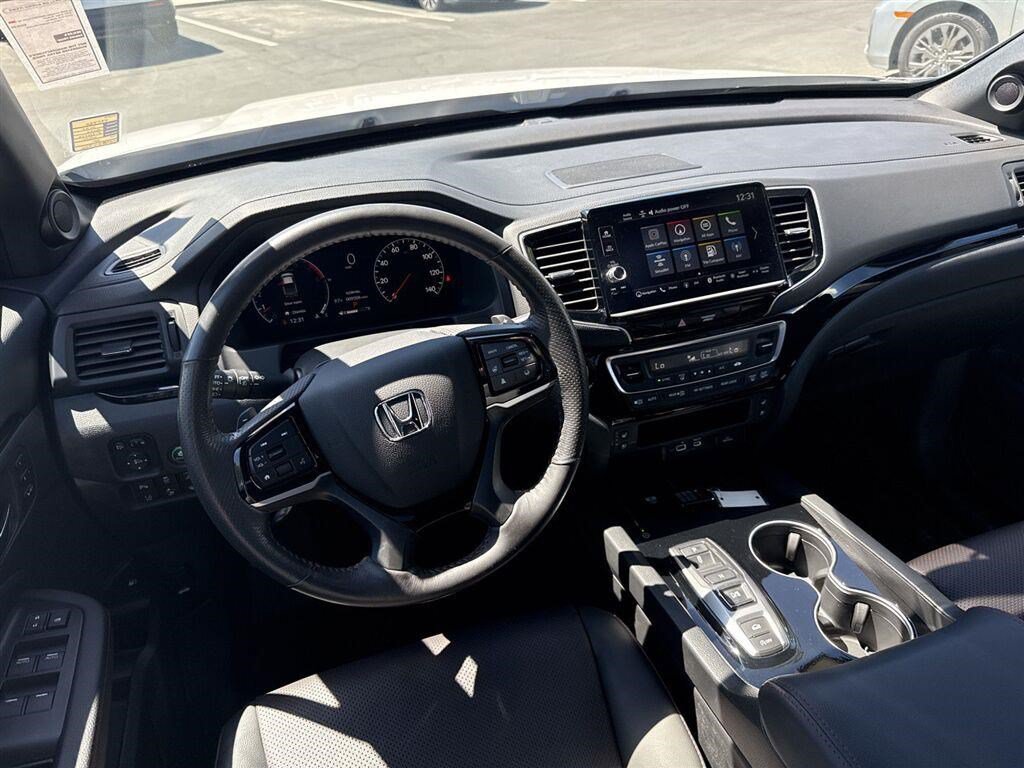 Certified 2025 Honda Ridgeline Black Edition image 21