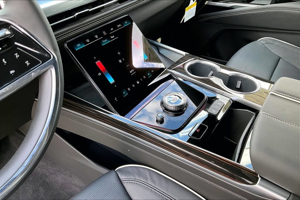 New 2026 Cadillac Escalade Luxury w/ LPO, Floor Liner Package AWD/4WD image 10