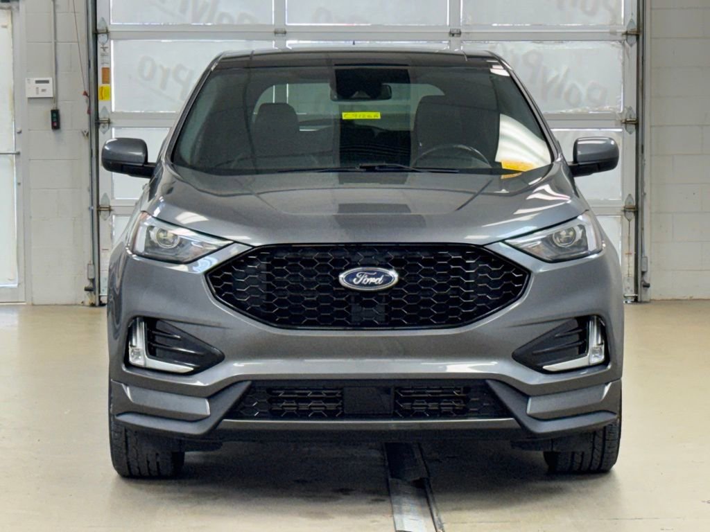 Used 2022 Ford Edge ST-Line w/ Class II Trailer Tow Package AWD/4WD image 2