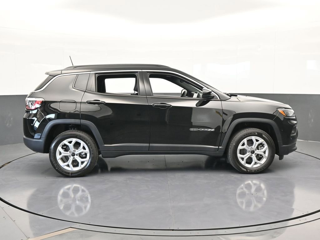 Used 2025 Jeep Compass Latitude image 7