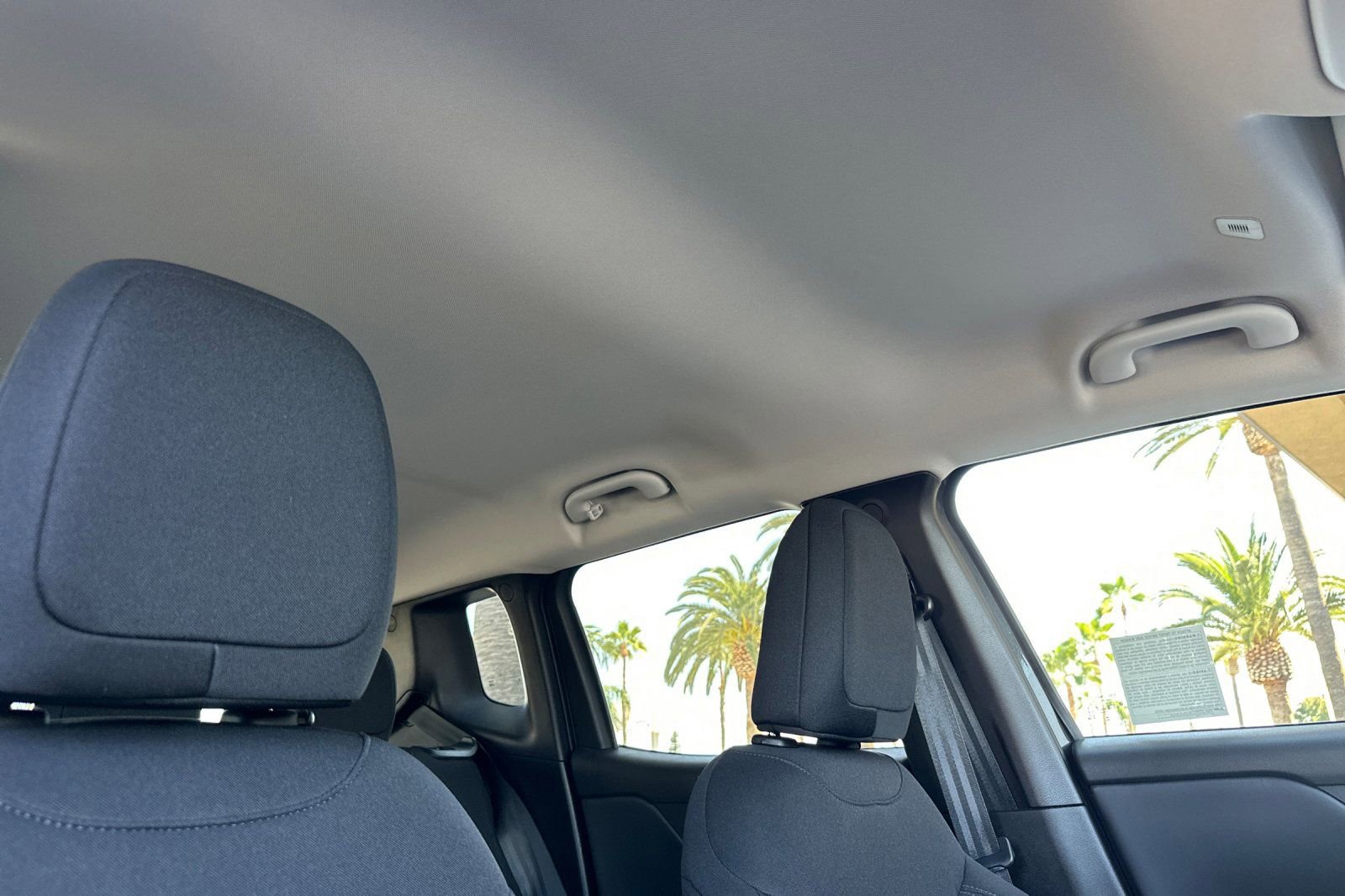 Used 2023 Jeep Renegade Latitude image 18