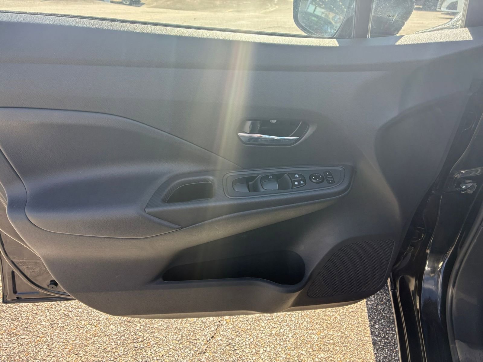 Used 2025 Nissan Versa SV image 18