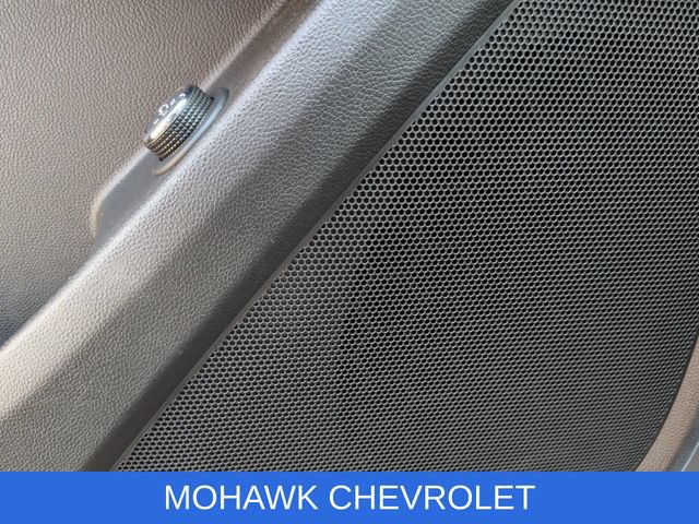 Used 2020 Chevrolet Traverse LT w/ Driver Confidence II Package AWD/4WD image 32