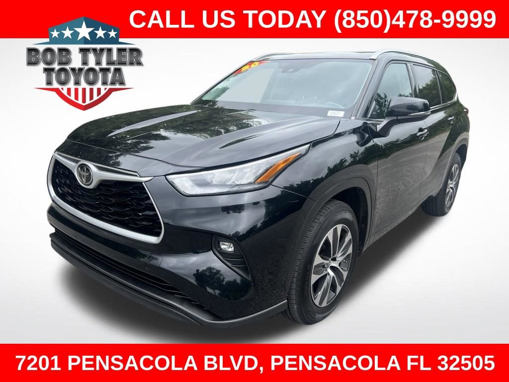 Used 2020 Toyota Highlander XLE FWD image 1