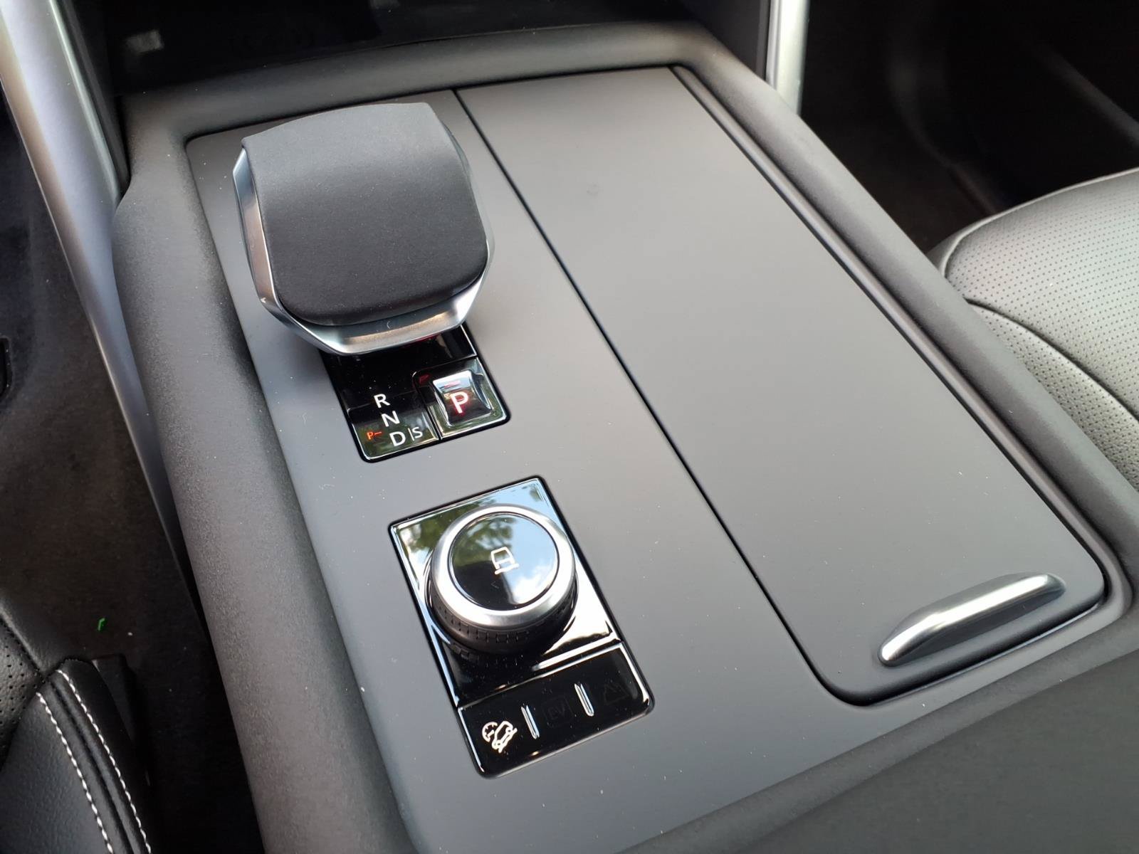New 2026 Land Rover Discovery Dynamic SE AWD/4WD image 13