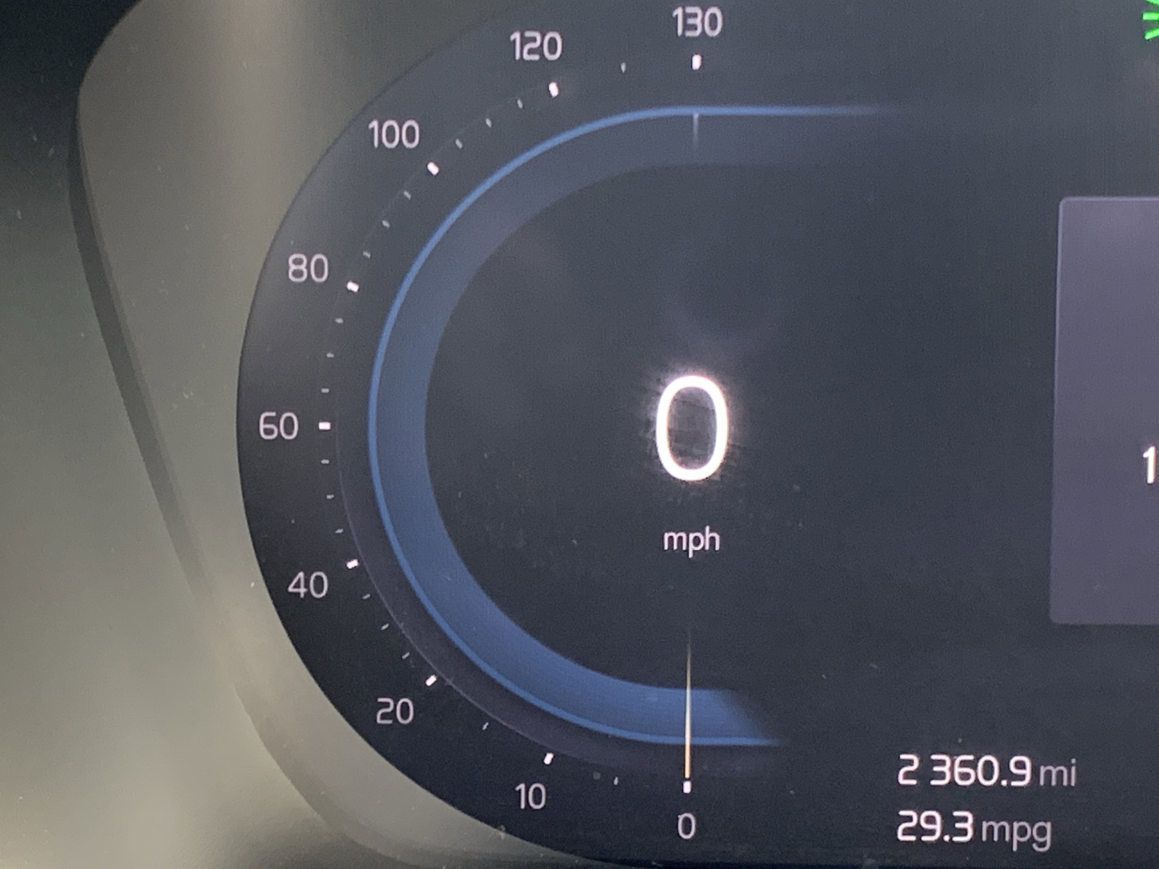 Used 2025 Volvo XC40 B5 Plus image 21