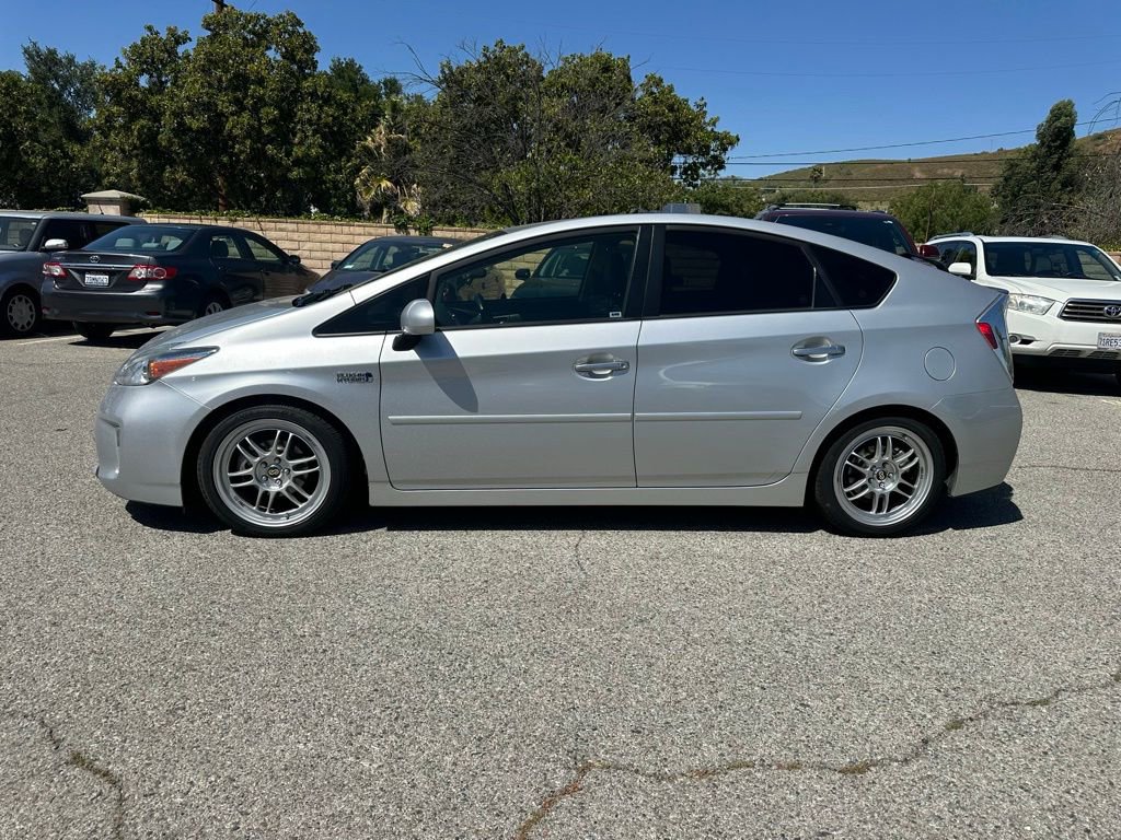 Used 2015 Toyota Prius Prime Advanced FWD image 2