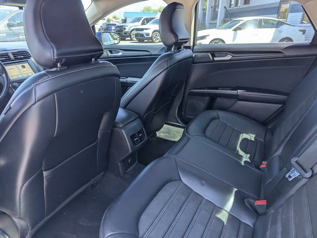 Used 2018 Ford Fusion SE w/ Equipment Group 201A image 28