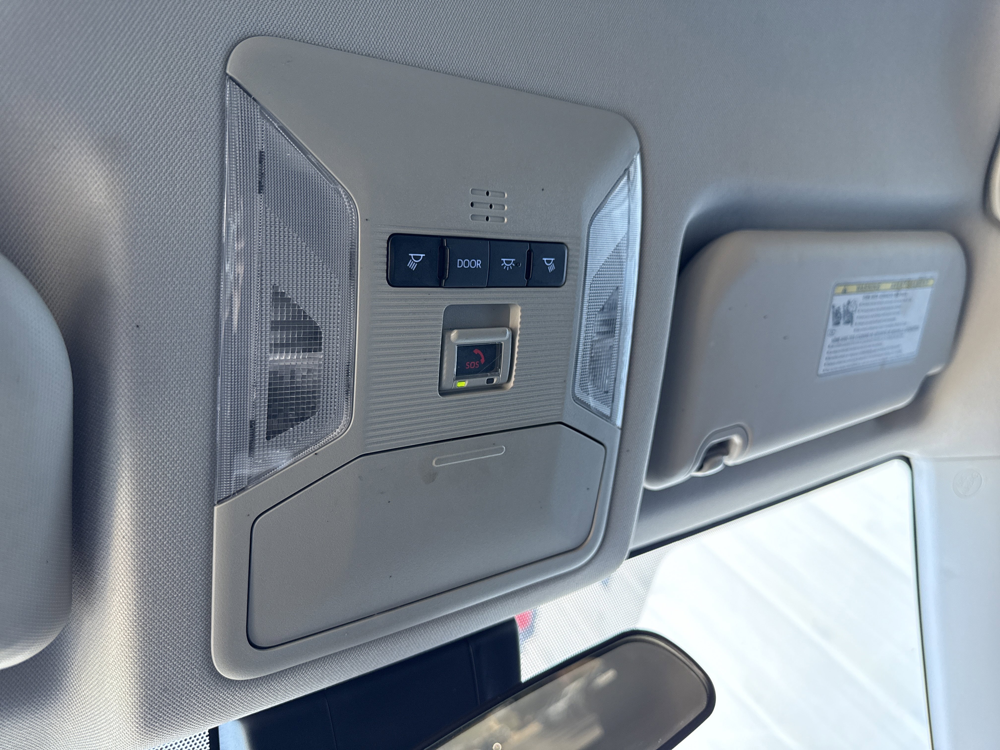 Used 2022 Toyota RAV4 LE image 17