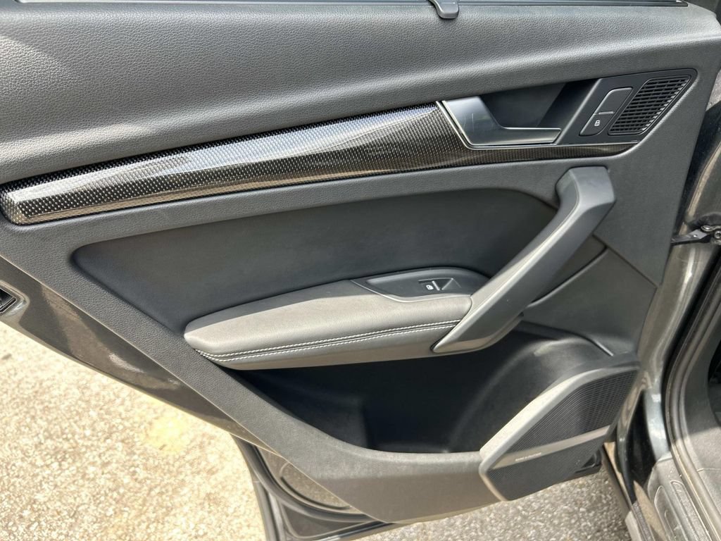Used 2018 Audi SQ5 Prestige AWD/4WD image 25