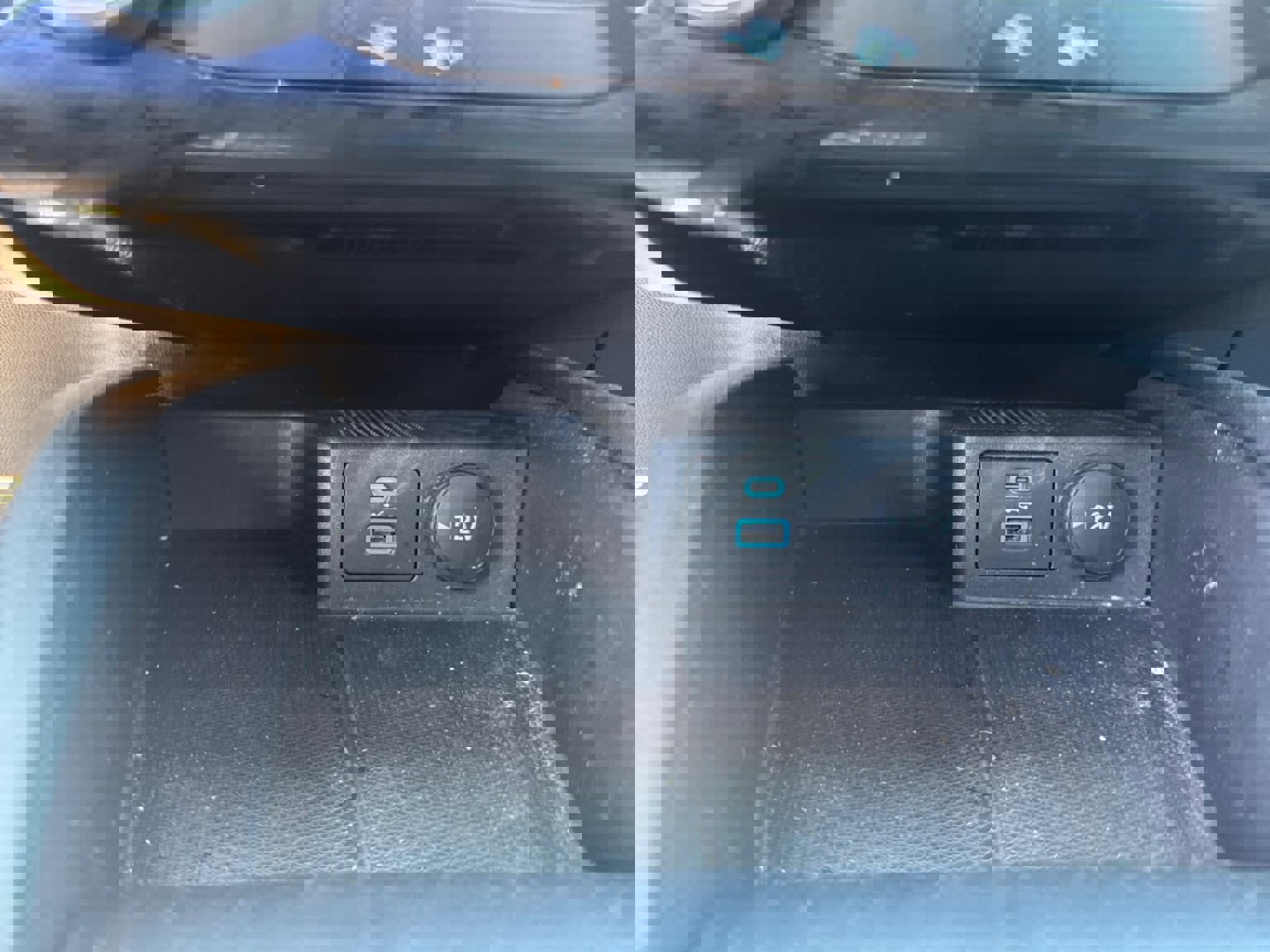 Used 2022 Ford Escape SE w/ Convenience Package FWD image 21