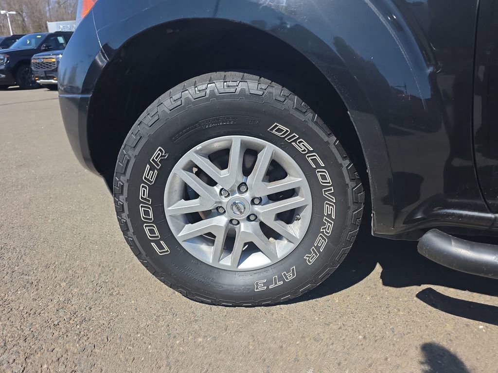 Used 2018 Nissan Frontier SV image 14