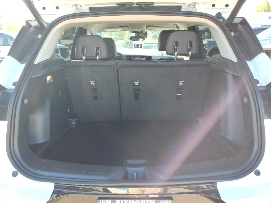Used 2026 Buick Encore GX Sport Touring w/ Comfort Package AWD/4WD image 8