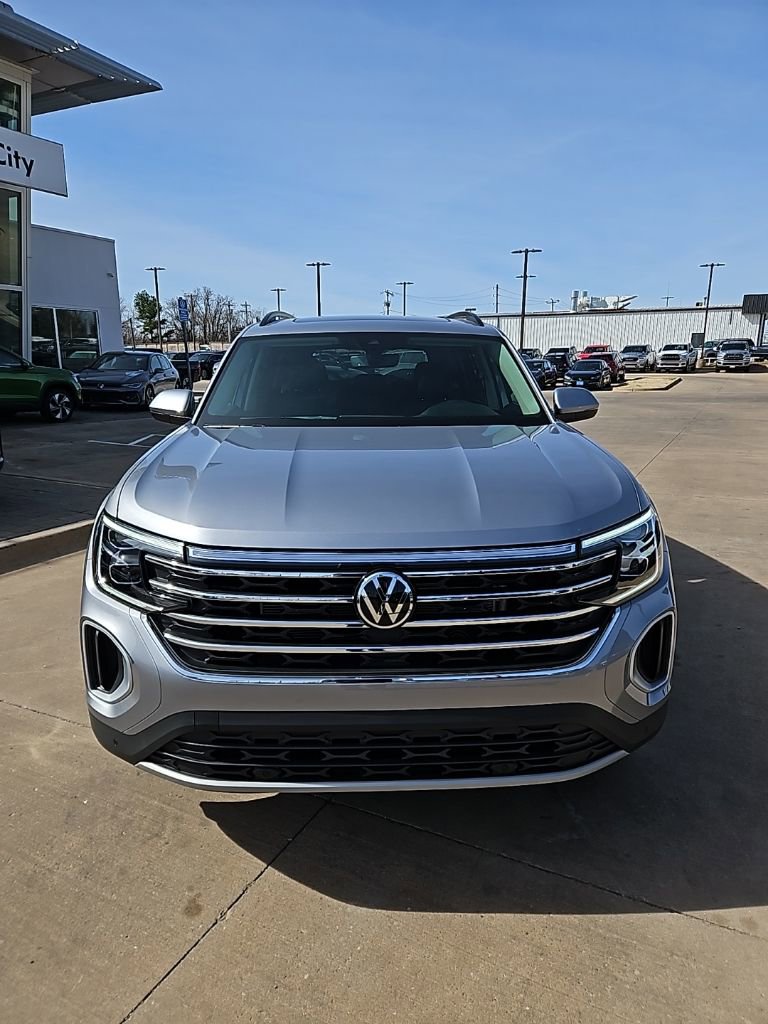 New 2026 Volkswagen Atlas SE image 2