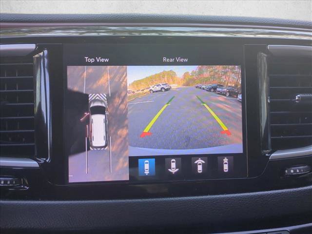 Used 2020 Chrysler Pacifica Touring-L image 14