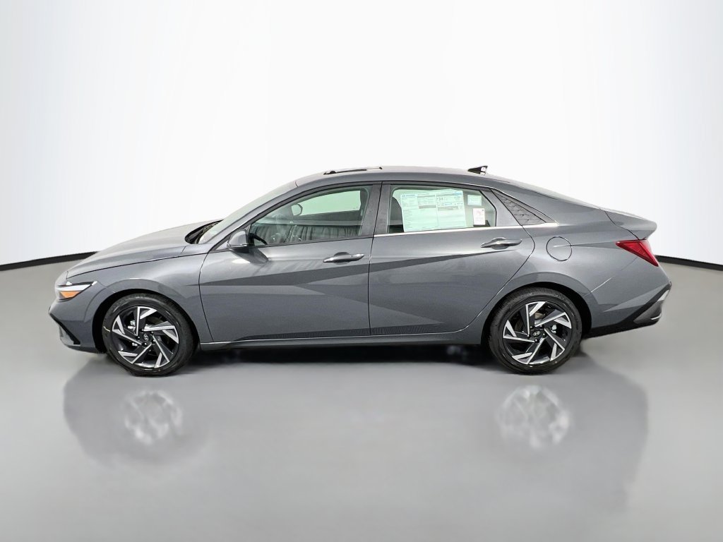 New 2026 Hyundai Elantra Limited FWD image 4