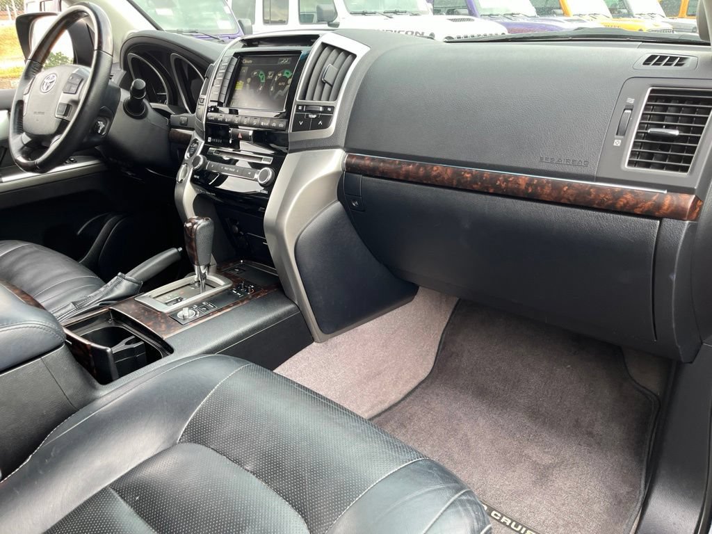 Used 2014 Toyota Land Cruiser AWD/4WD image 50