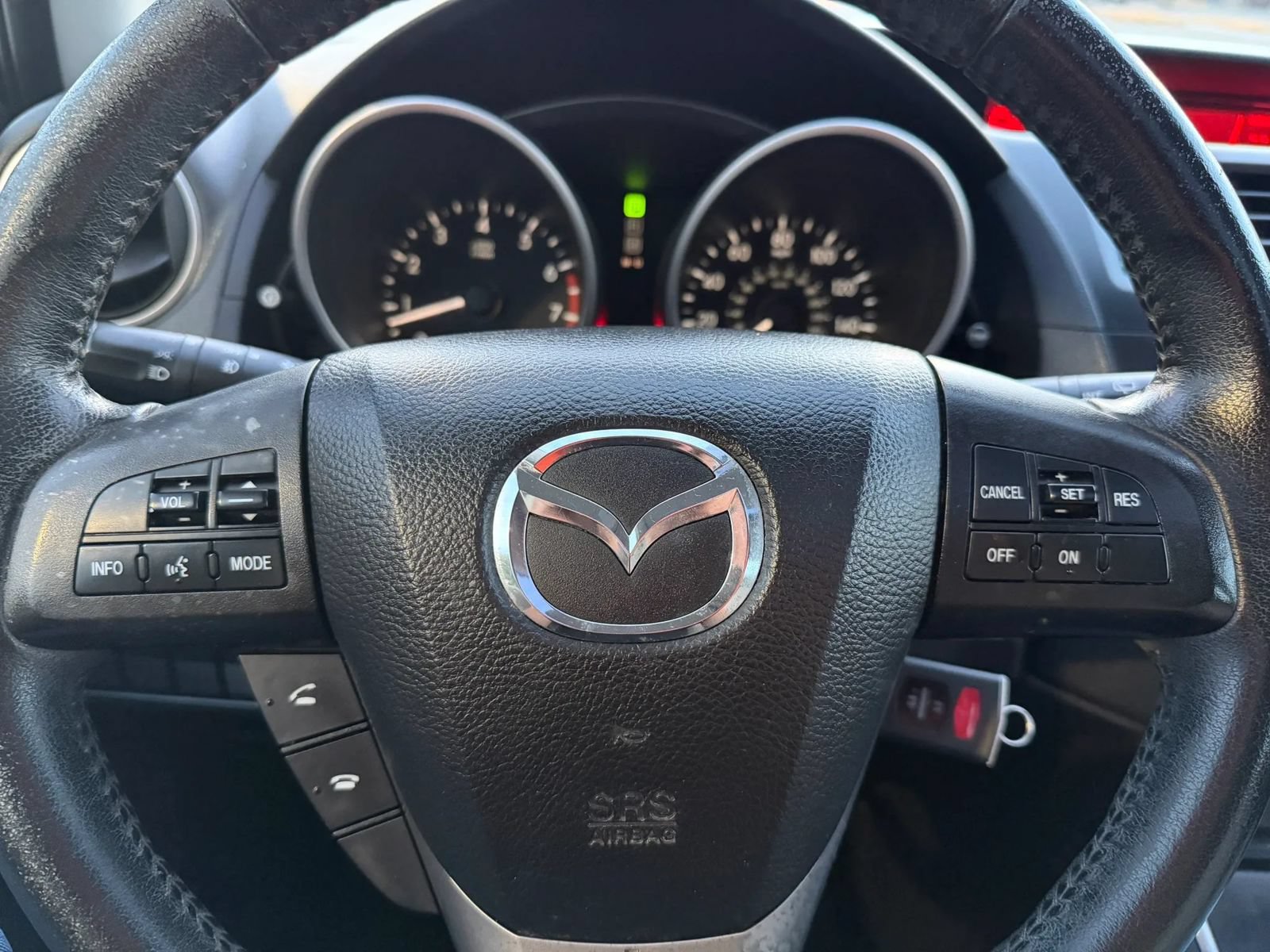 Used 2012 MAZDA MAZDA5 Touring w/ Moonroof & Audio Pkg FWD image 41