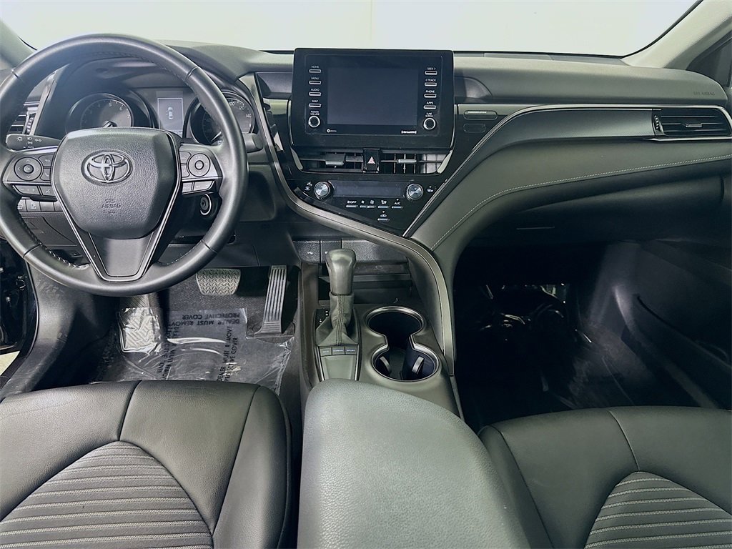 Used 2024 Toyota Camry SE image 18