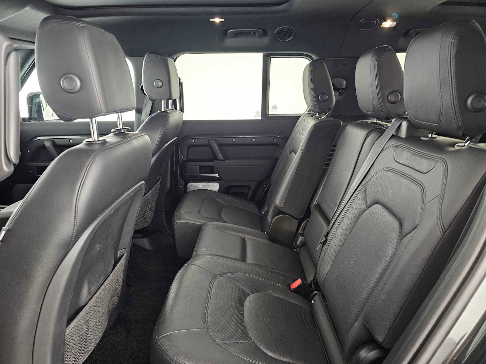 Used 2023 Land Rover Defender 130 S image 18