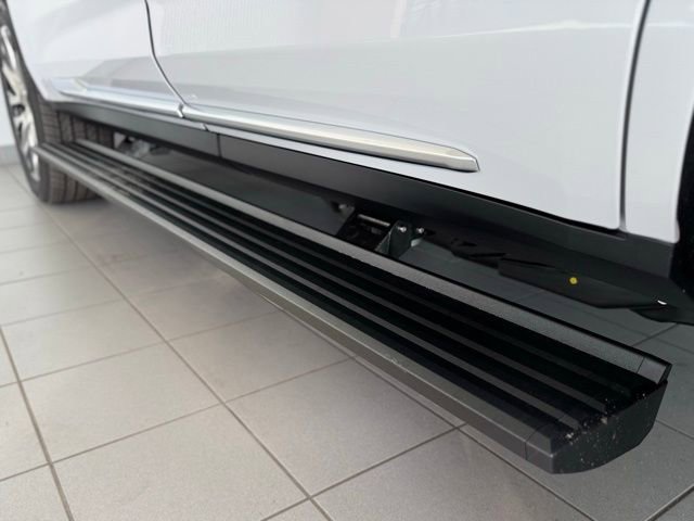 New 2026 Cadillac Escalade Platinum Luxury w/ LPO, Floor Liner Package AWD/4WD image 43