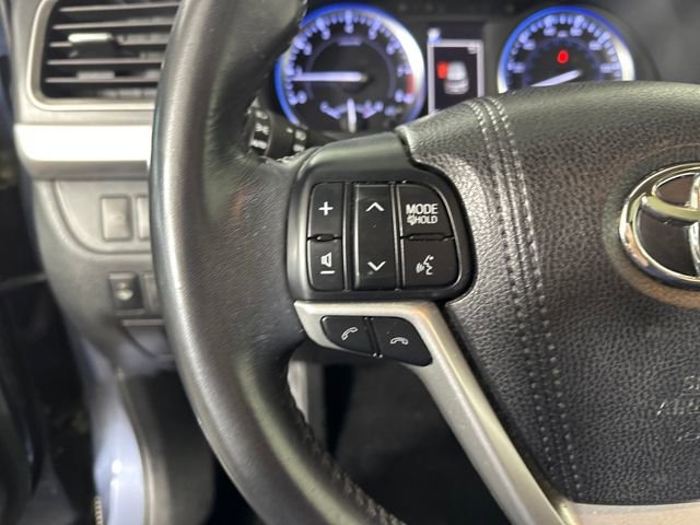 Used 2018 Toyota Highlander XLE image 15