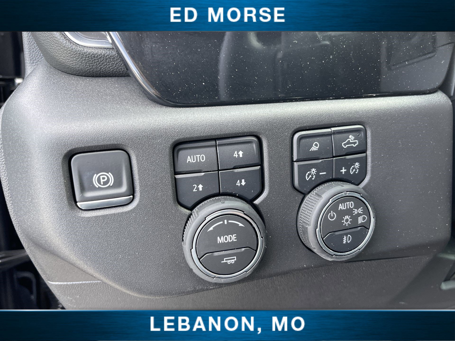 Used 2026 Chevrolet Silverado 1500 LT Trail Boss w/ LT Trail Boss Premium Package AWD/4WD image 17
