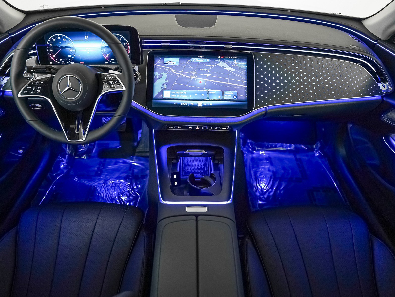 New 2026 Mercedes-Benz E 450 4MATIC Sedan image 12