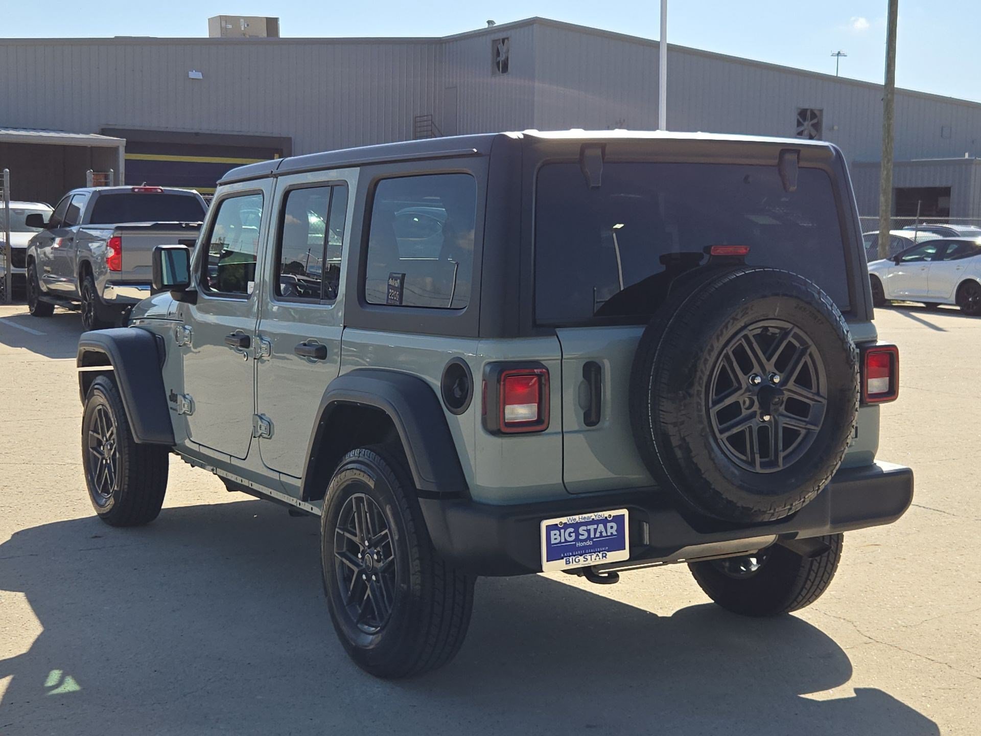 Used 2024 Jeep Wrangler Unlimited Sport AWD/4WD image 6