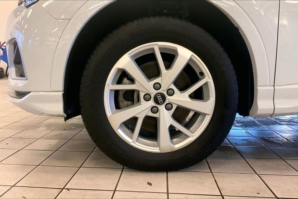 Certified 2024 Audi Q3 2.0T Premium image 11