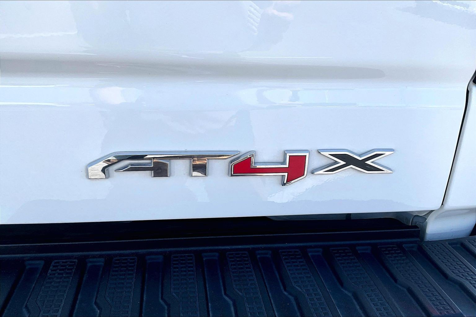 Used 2024 GMC Sierra 1500 AT4X image 26