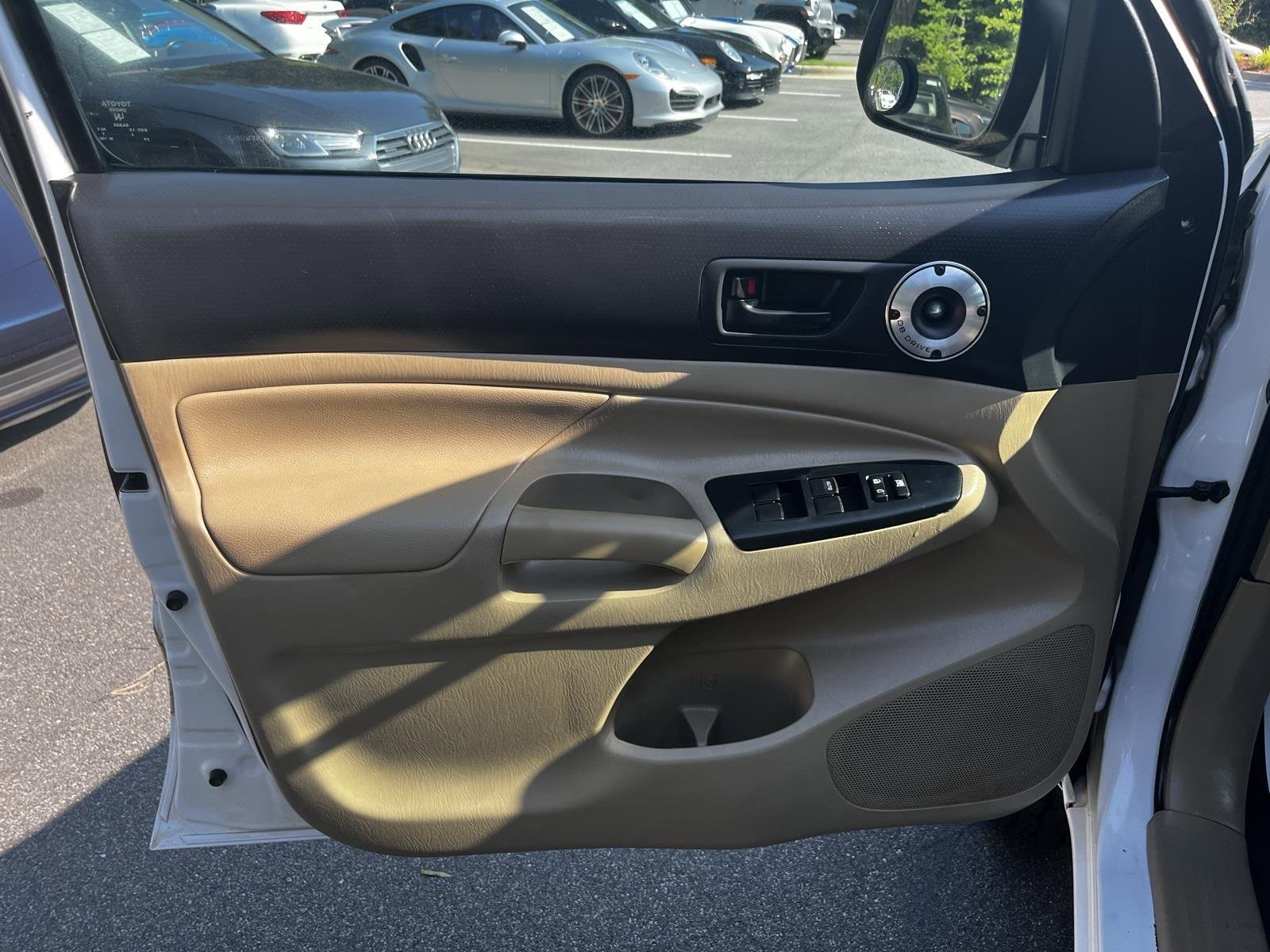 Used 2015 Toyota Tacoma PreRunner w/ SR5 Package image 17