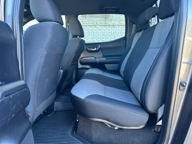 Used 2020 Toyota Tacoma TRD Off-Road w/ Technology Package AWD/4WD image 31