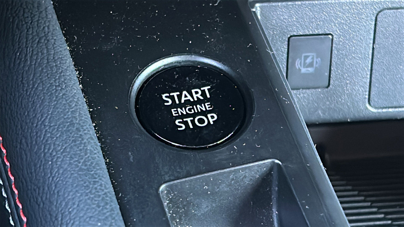 Certified 2025 Nissan Kicks SR image 25