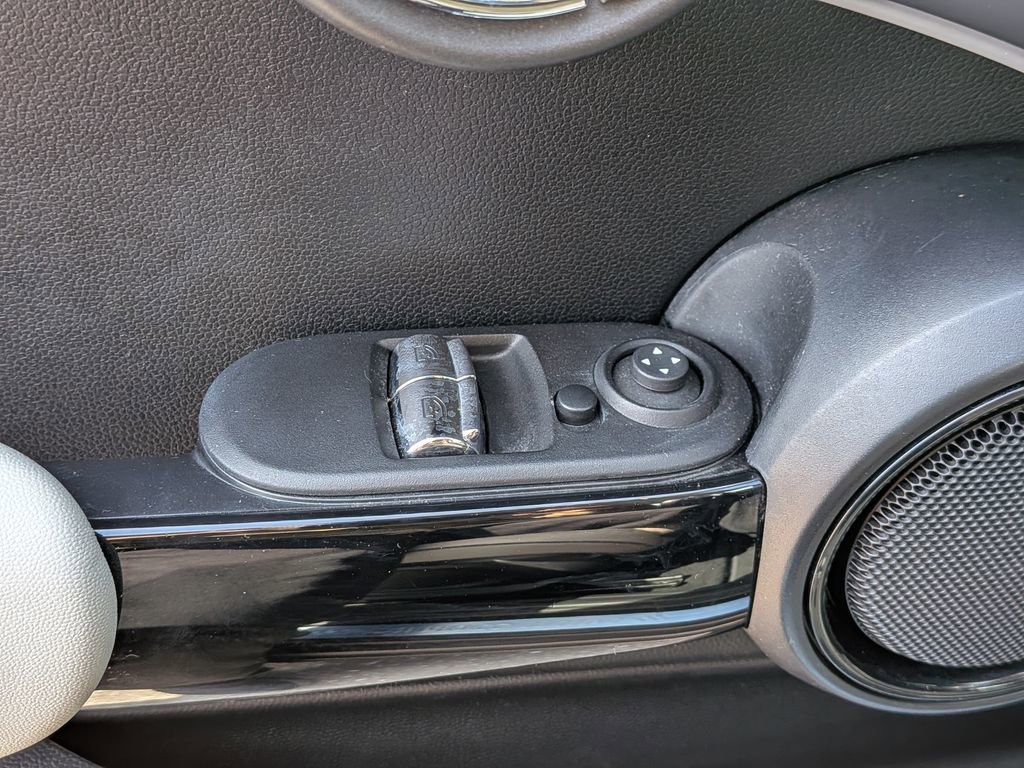 Used 2023 MINI Cooper S w/ Signature Upholstery Package image 21