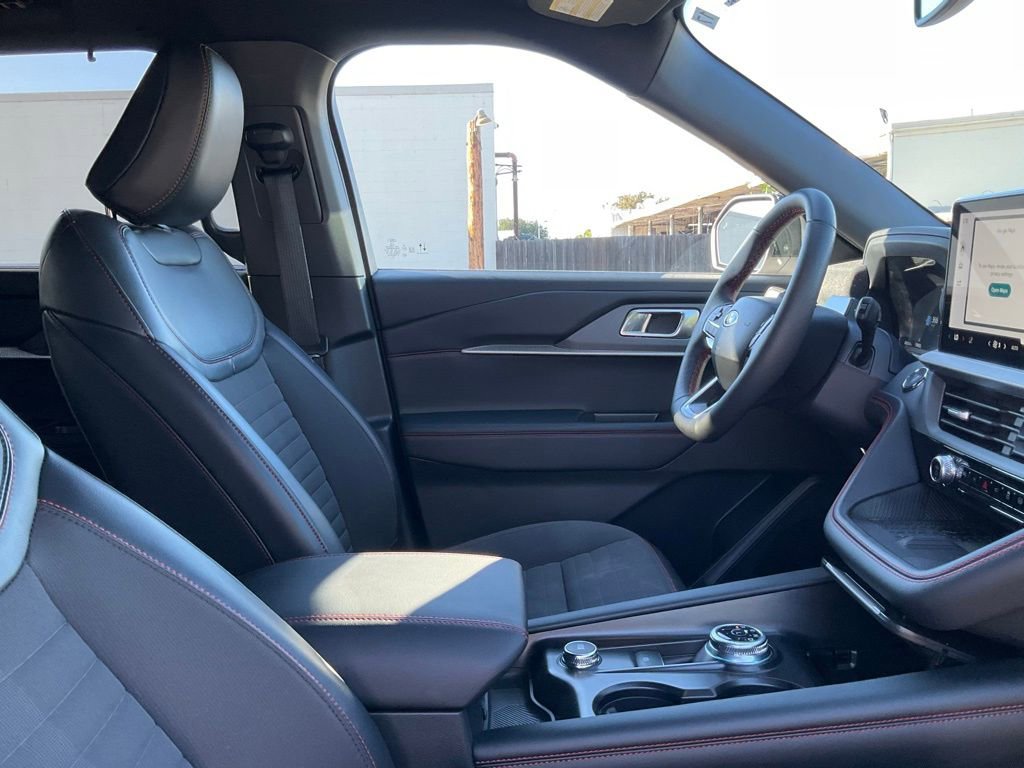 Certified 2025 Ford Explorer ST-Line w/ Premium Package image 41