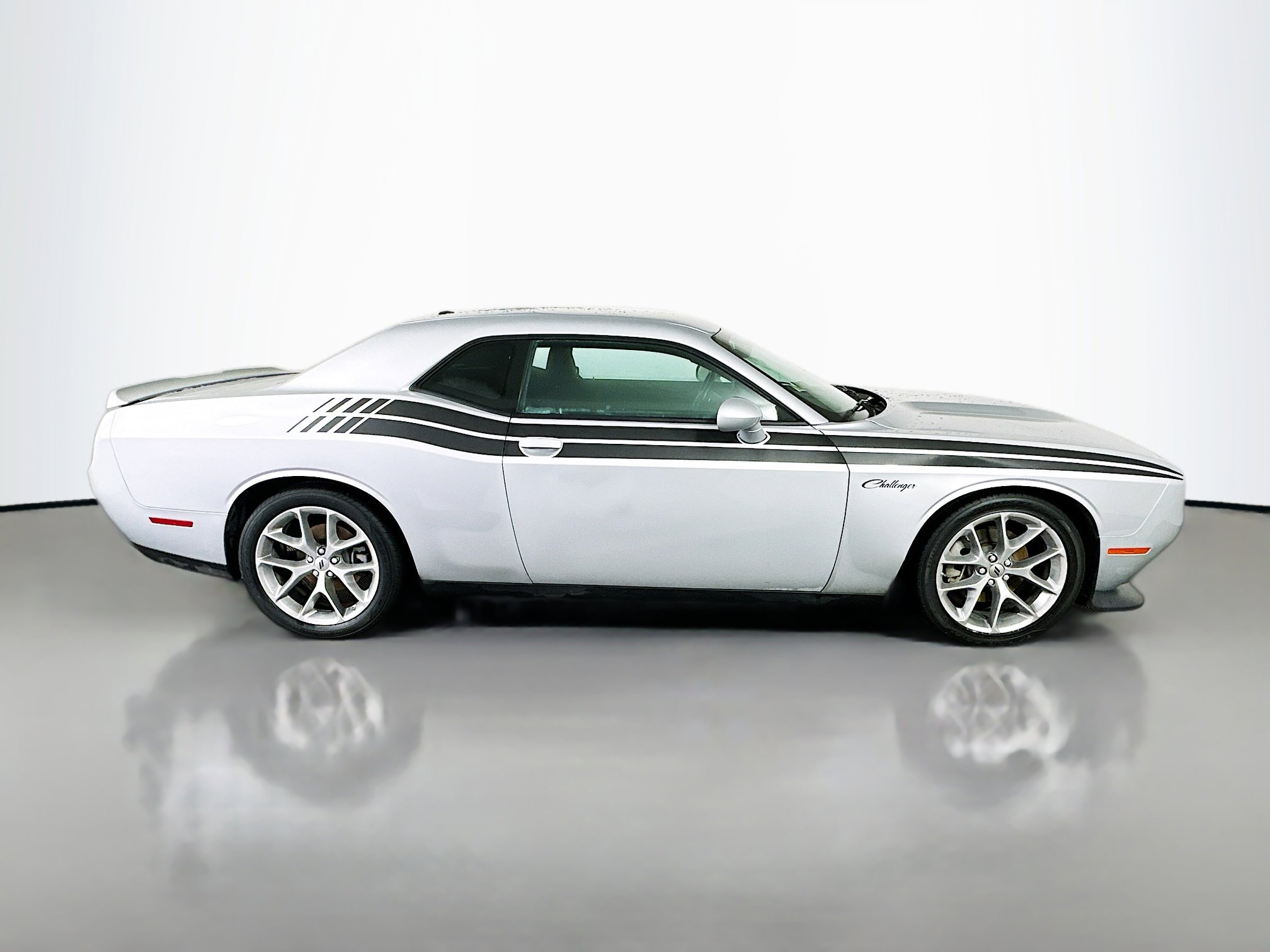 Used 2022 Dodge Challenger GT image 8