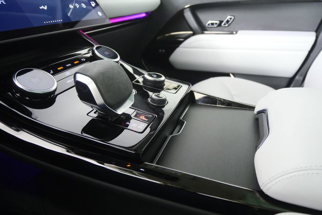 Used 2023 Land Rover Range Rover Sport SE image 28