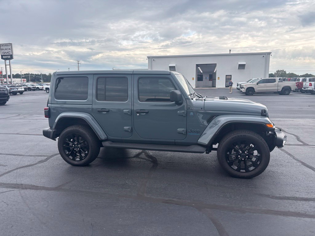 Used 2025 Jeep Wrangler Unlimited Sahara AWD/4WD image 13