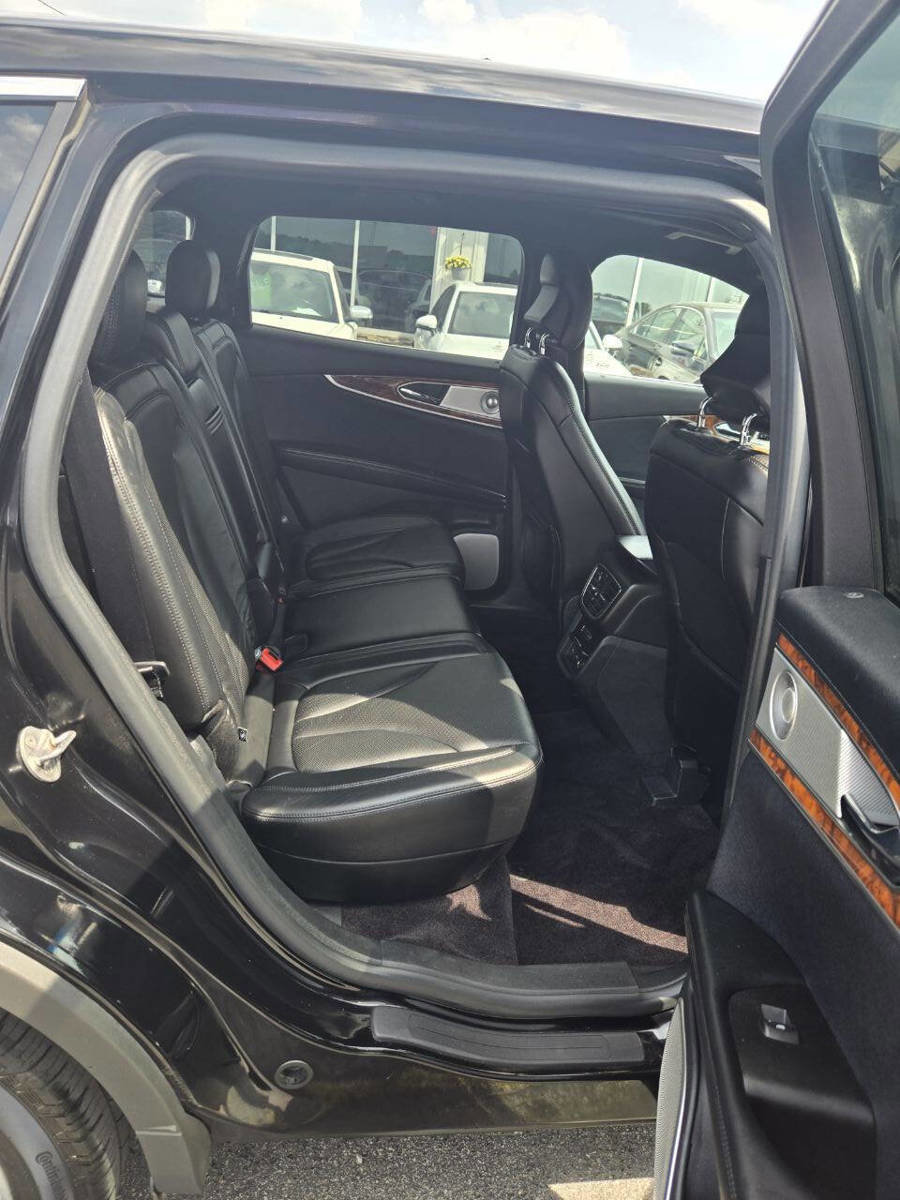 Used 2016 Lincoln MKX Reserve w/ Luxury Package image 13