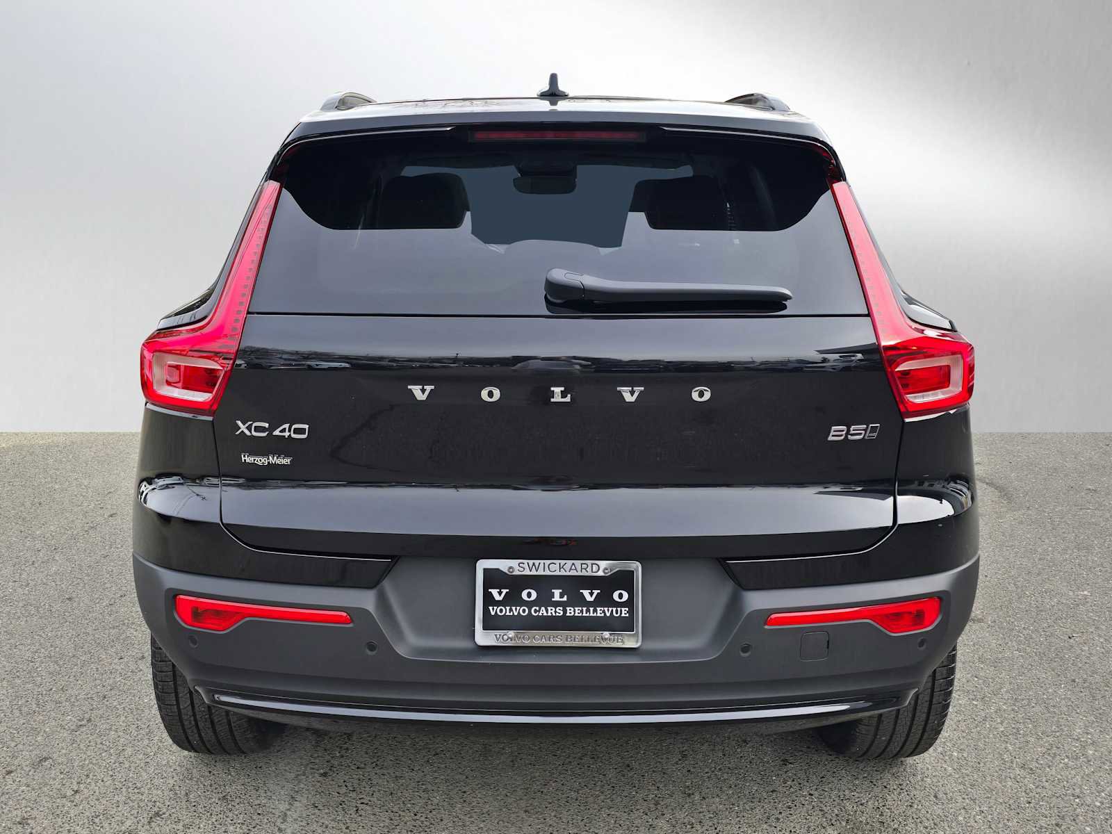 New 2026 Volvo XC40 B5 Ultra w/ Climate Package image 4