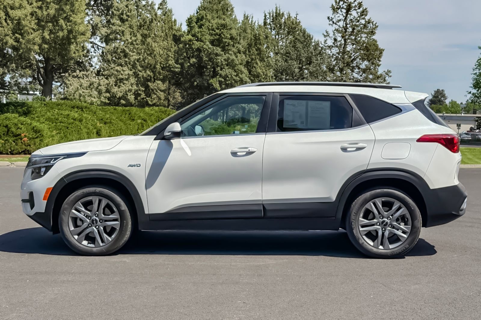 Used 2023 Kia Seltos S w/ Navigation Package AWD/4WD image 8