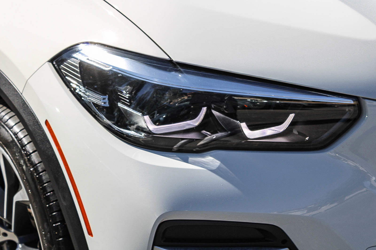 Used 2023 BMW X5 xDrive40i w/ Parking Assistance Package image 8