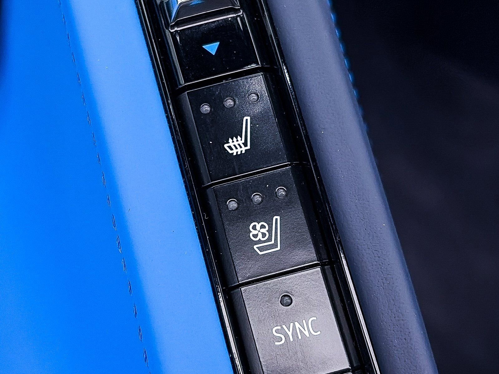 Used 2024 Chevrolet Corvette Stingray Premium Conv w/ Battery Protection Package image 30