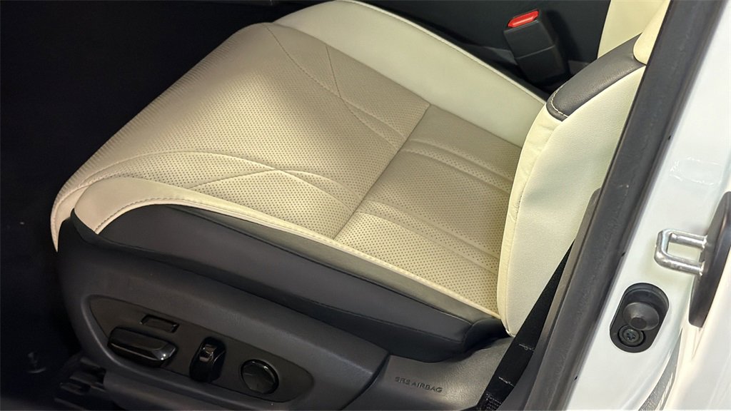 Certified 2025 Lexus ES 350 Ultra Luxury w/ Accessory Package (Z2) image 26